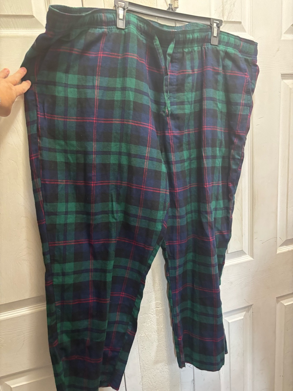 Old Navy Green and Navy Plaid Jogger Pants